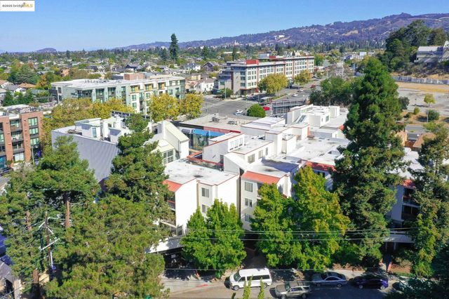 288 Whitmore St 220, Oakland, CA 94611