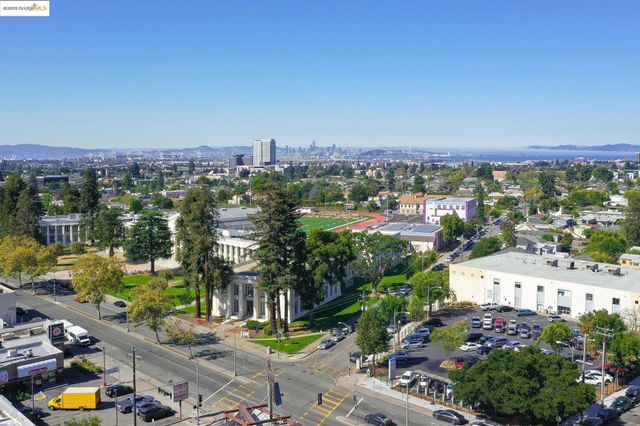 288 Whitmore St 220, Oakland, CA 94611