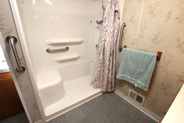 11421 Elm Avenue, Howard City, MI 49329