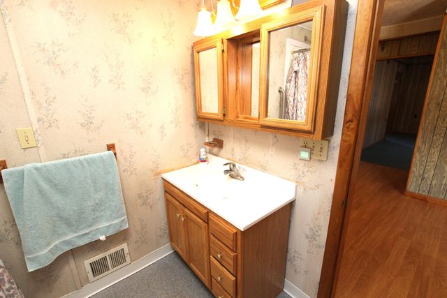 11421 Elm Avenue, Howard City, MI 49329