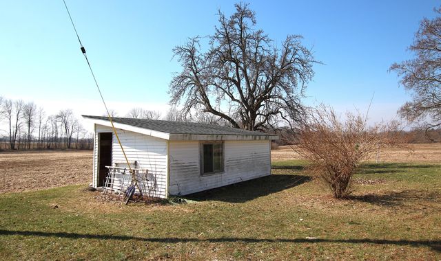 11421 Elm Avenue, Howard City, MI 49329