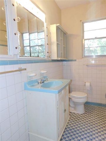 5725 E UNIVERSITY AVENUE, Gainesville, FL 32641