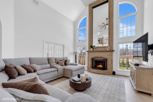 3517 Oakleaf Lane, Crystal Lake, IL 60012