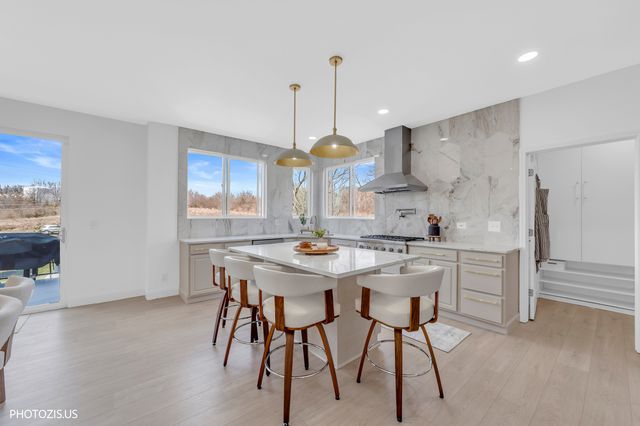 3517 Oakleaf Lane, Crystal Lake, IL 60012