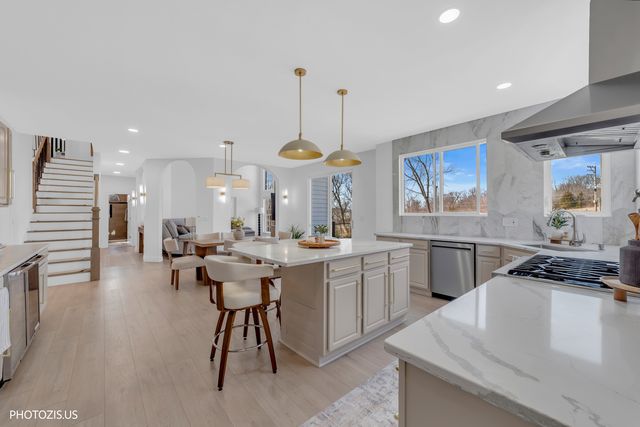 3517 Oakleaf Lane, Crystal Lake, IL 60012