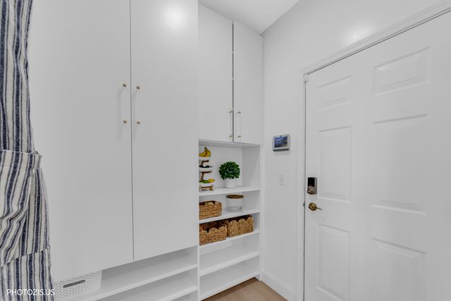 3517 Oakleaf Lane, Crystal Lake, IL 60012