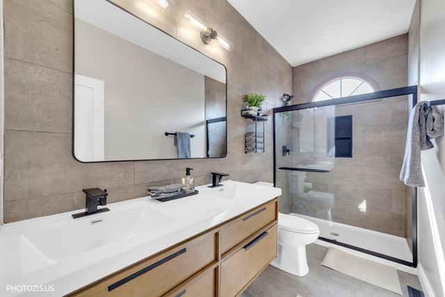 3517 Oakleaf Lane, Crystal Lake, IL 60012