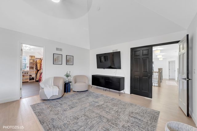 3517 Oakleaf Lane, Crystal Lake, IL 60012