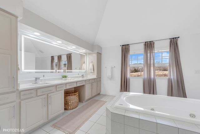 3517 Oakleaf Lane, Crystal Lake, IL 60012