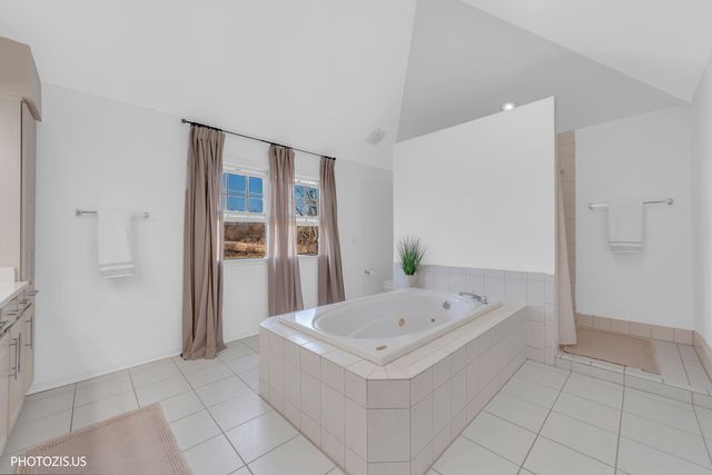 3517 Oakleaf Lane, Crystal Lake, IL 60012