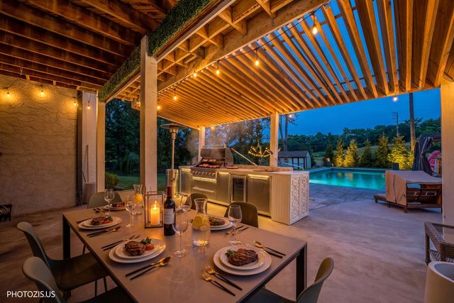 3517 Oakleaf Lane, Crystal Lake, IL 60012