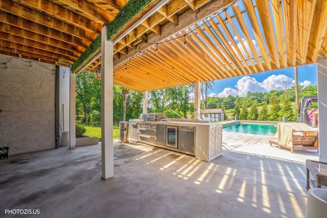 3517 Oakleaf Lane, Crystal Lake, IL 60012