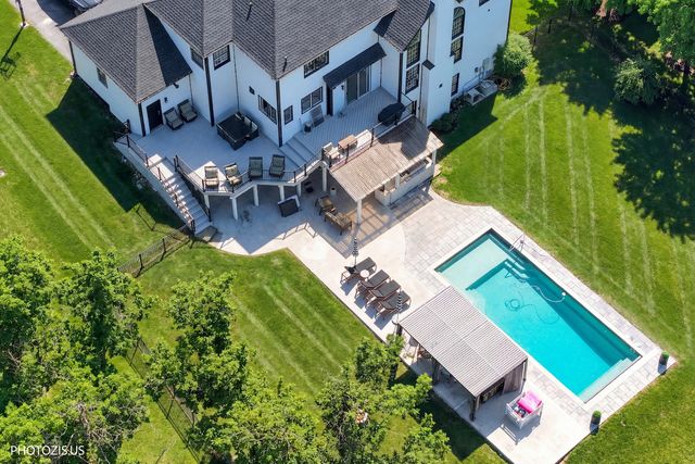 3517 Oakleaf Lane, Crystal Lake, IL 60012