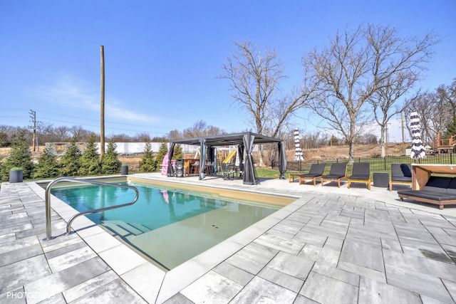 3517 Oakleaf Lane, Crystal Lake, IL 60012