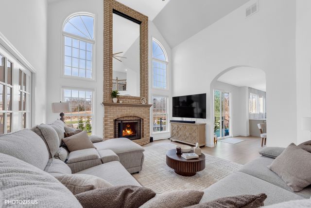 3517 Oakleaf Lane, Crystal Lake, IL 60012