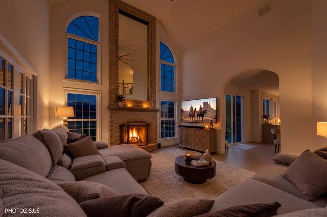 3517 Oakleaf Lane, Crystal Lake, IL 60012