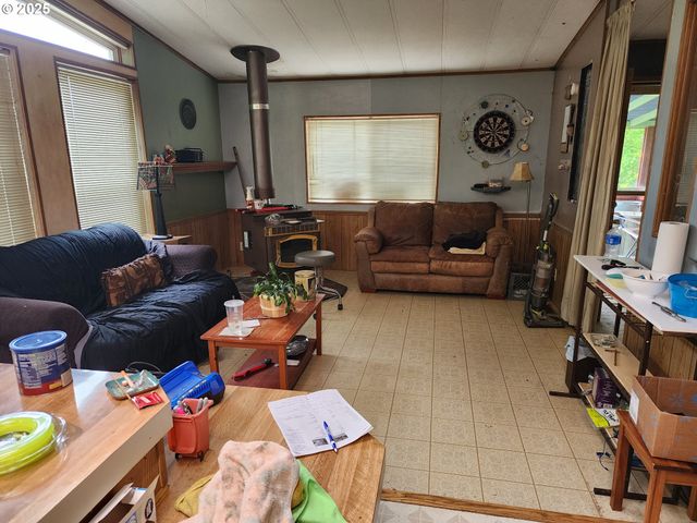 34865 ROW RIVER Rd, Cottage Grove, OR 97424