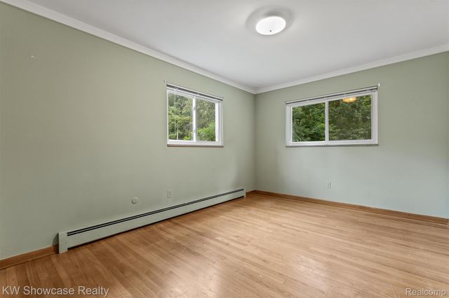 1445 Mariposa Drive, Wixom, MI 48393