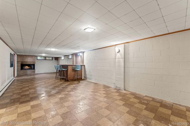 1445 Mariposa Drive, Wixom, MI 48393