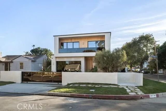 14758 Morrison, Sherman Oaks, CA 91403