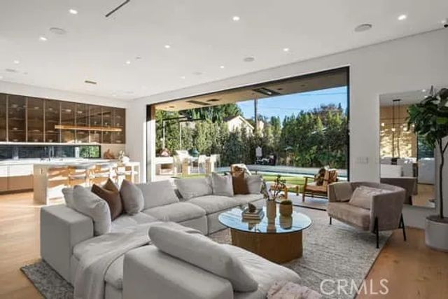 14758 Morrison, Sherman Oaks, CA 91403