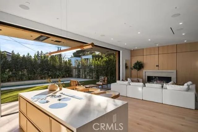 14758 Morrison, Sherman Oaks, CA 91403