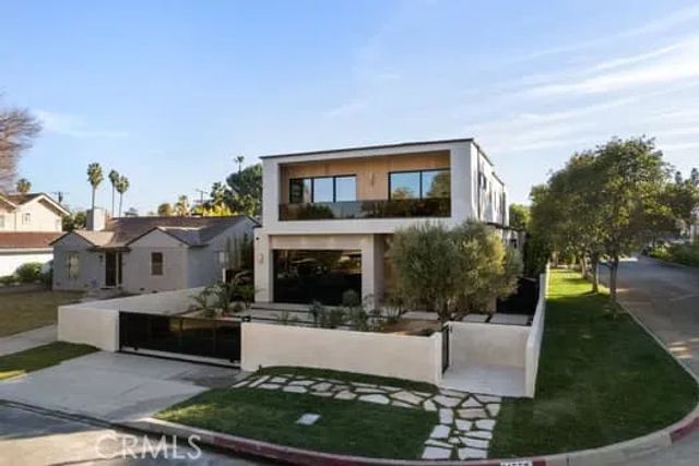 14758 Morrison, Sherman Oaks, CA 91403