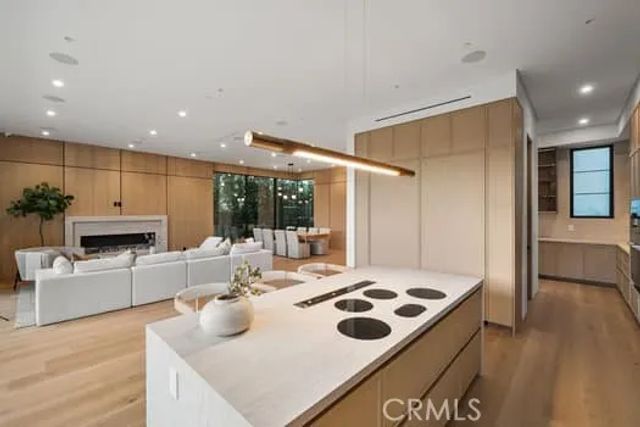 14758 Morrison, Sherman Oaks, CA 91403