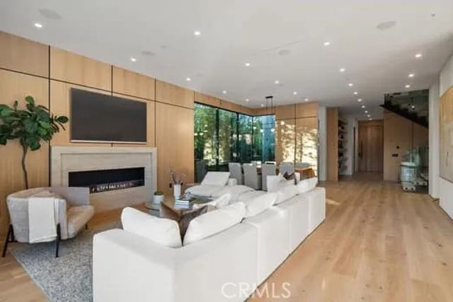 14758 Morrison, Sherman Oaks, CA 91403