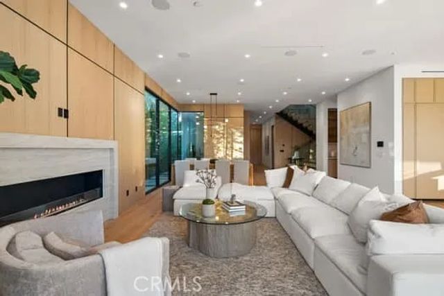 14758 Morrison, Sherman Oaks, CA 91403