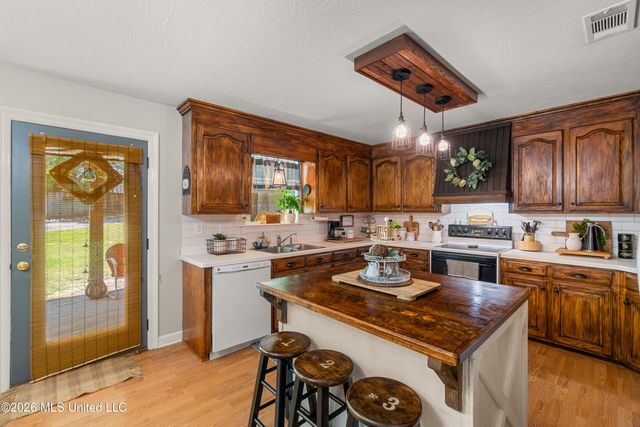73 Pine Crest Road, Purvis, MS 39475