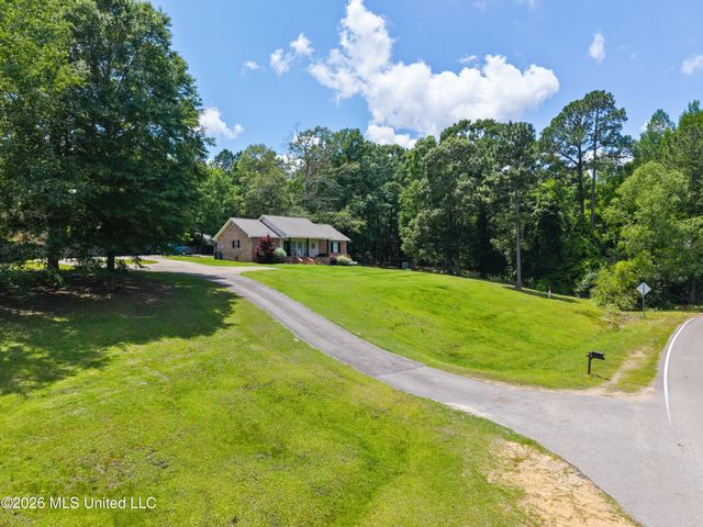 73 Pine Crest Road, Purvis, MS 39475