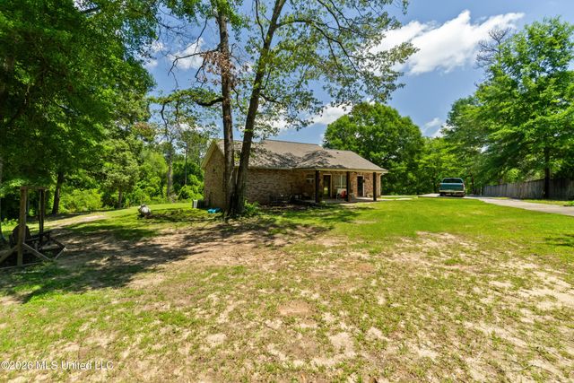 73 Pine Crest Road, Purvis, MS 39475