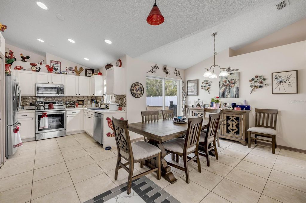 Image 9 of property listing at 16 ZIEGLER PLACE, Palm Coast, FL 32164