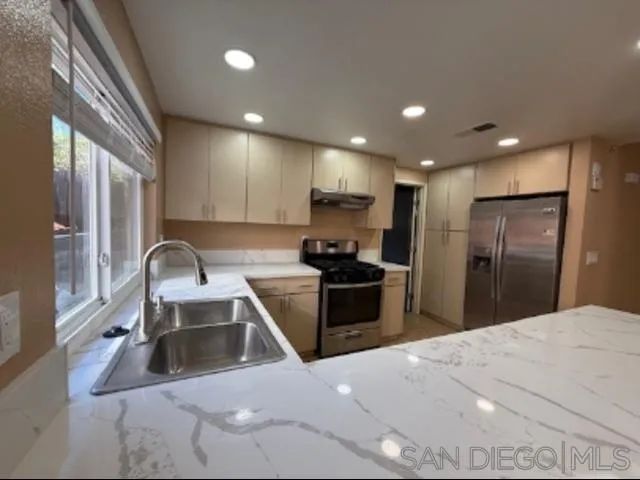 7492 Margerum Ave, San Diego, CA 92120