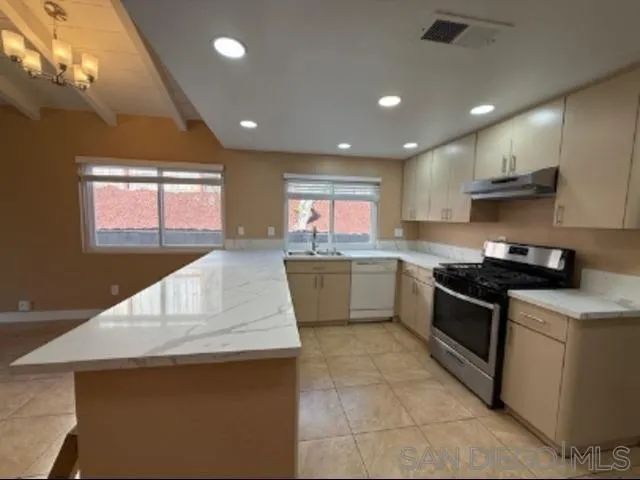 7492 Margerum Ave, San Diego, CA 92120