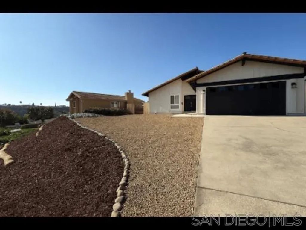 7492 Margerum Ave, San Diego, CA 92120