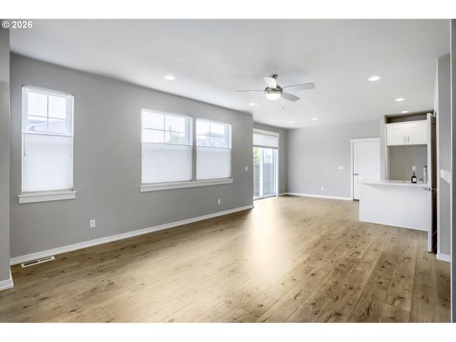 6470 Se PROVENCE St, Hillsboro, OR 97123