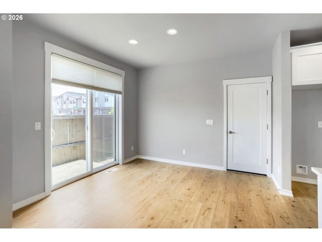 6470 Se PROVENCE St, Hillsboro, OR 97123