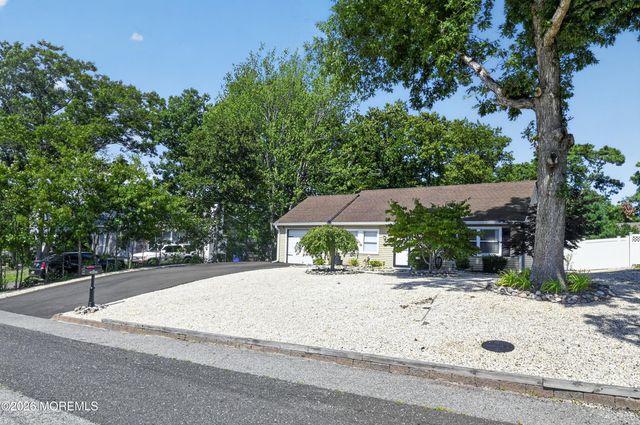 129 Ahoy Road, Manahawkin, NJ 08050