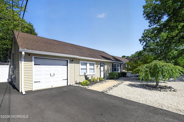 129 Ahoy Road, Manahawkin, NJ 08050