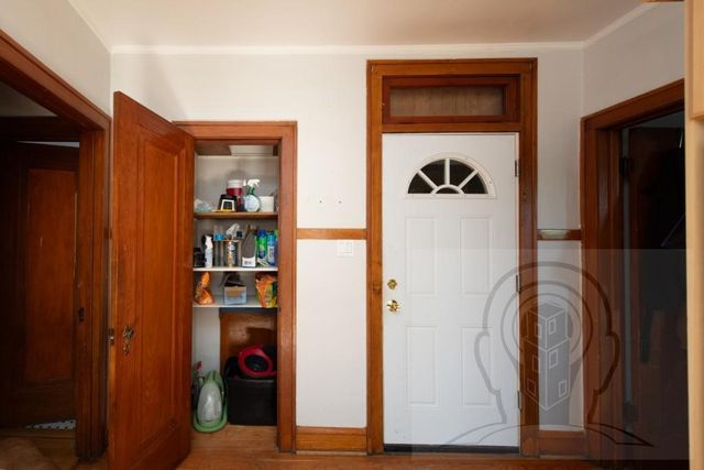 5057 W Newport Avenue 2, Chicago, IL 60641