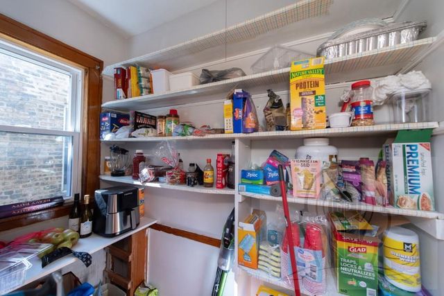 5057 W Newport Avenue 2, Chicago, IL 60641
