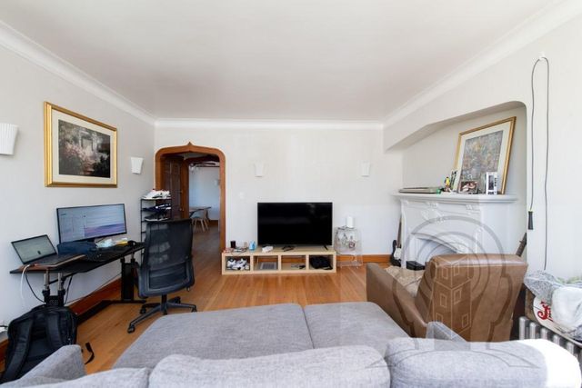 5057 W Newport Avenue 2, Chicago, IL 60641