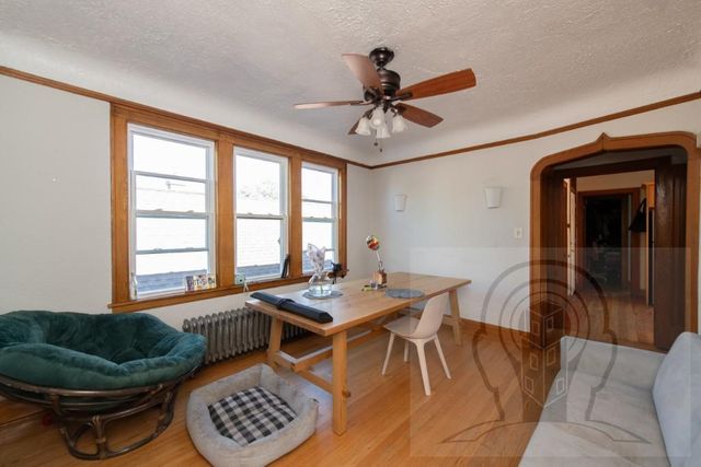 5057 W Newport Avenue 2, Chicago, IL 60641