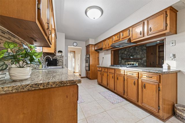 12016 Cloudt Road, Needville, TX 77461