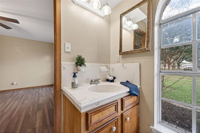 12016 Cloudt Road, Needville, TX 77461