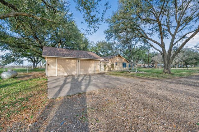 12016 Cloudt Road, Needville, TX 77461