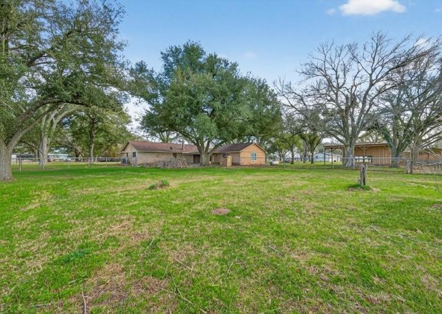 12016 Cloudt Road, Needville, TX 77461
