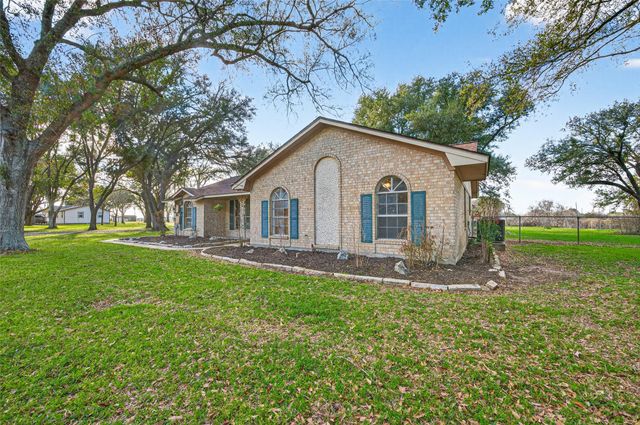 12016 Cloudt Road, Needville, TX 77461